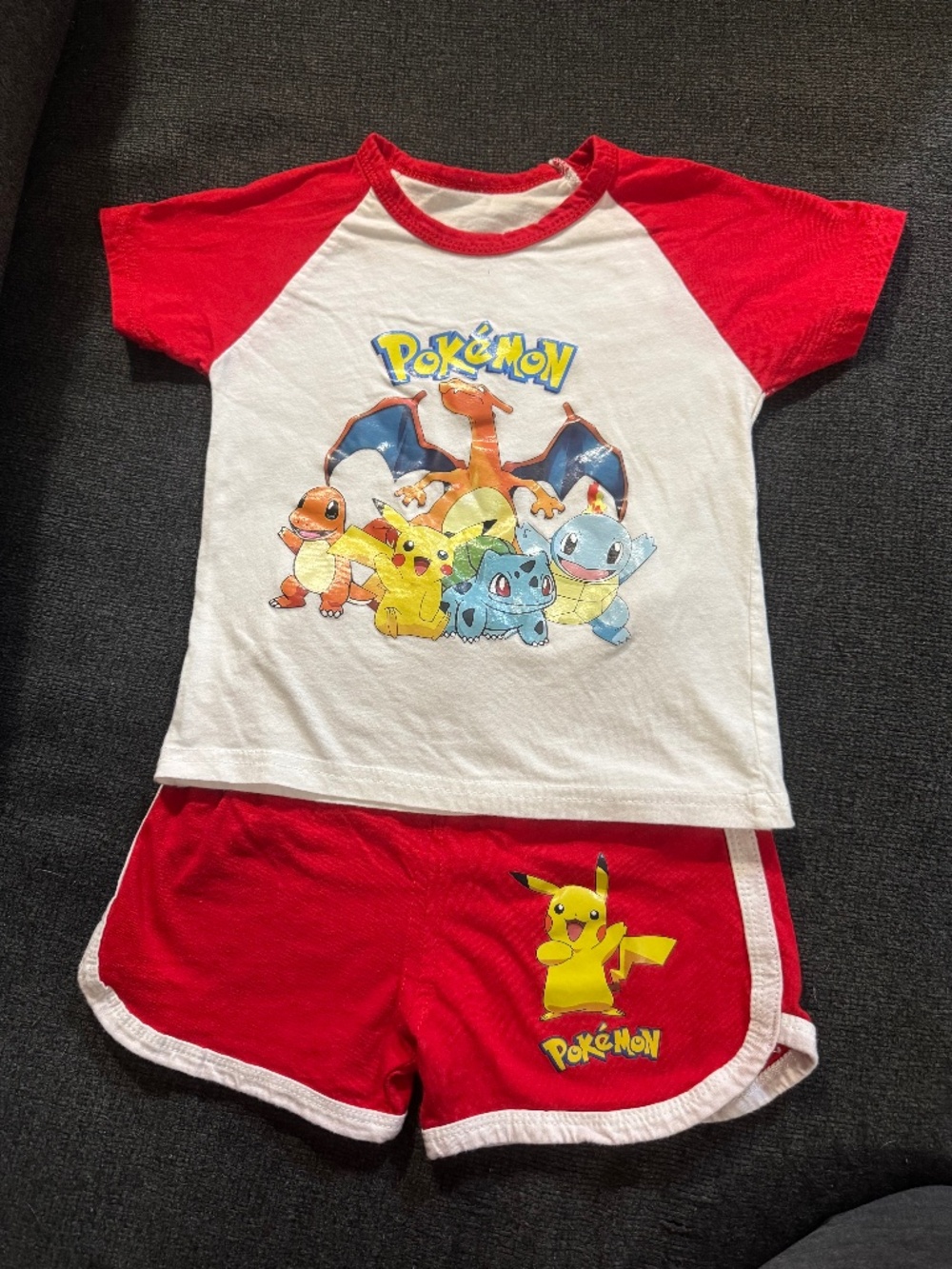 Pokémon 2t, 2 piece outfit